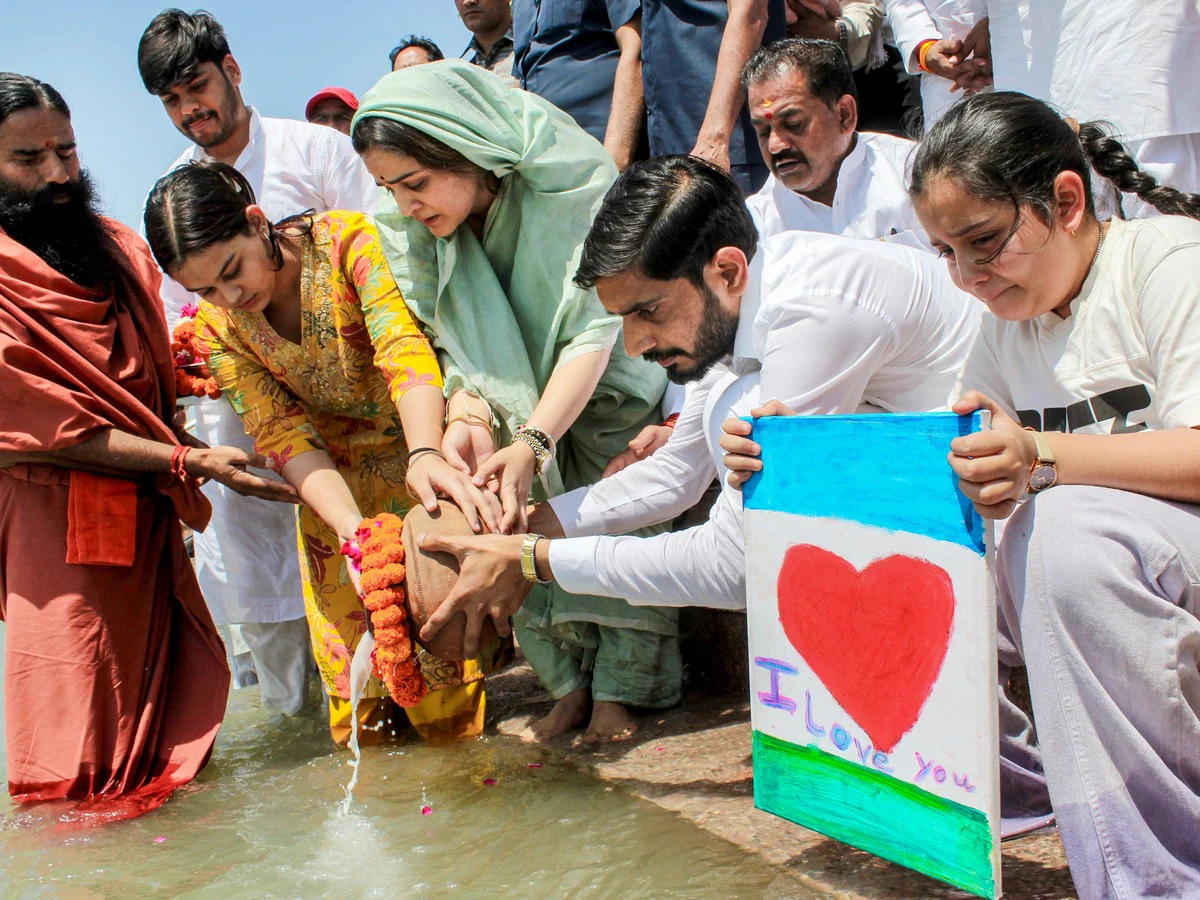  प्रतीक यादव की मासूम बेटी के इस आखिरी कार्ड ने हर आंख को कर दिया नम, रो पड़ा पूरा परिवार