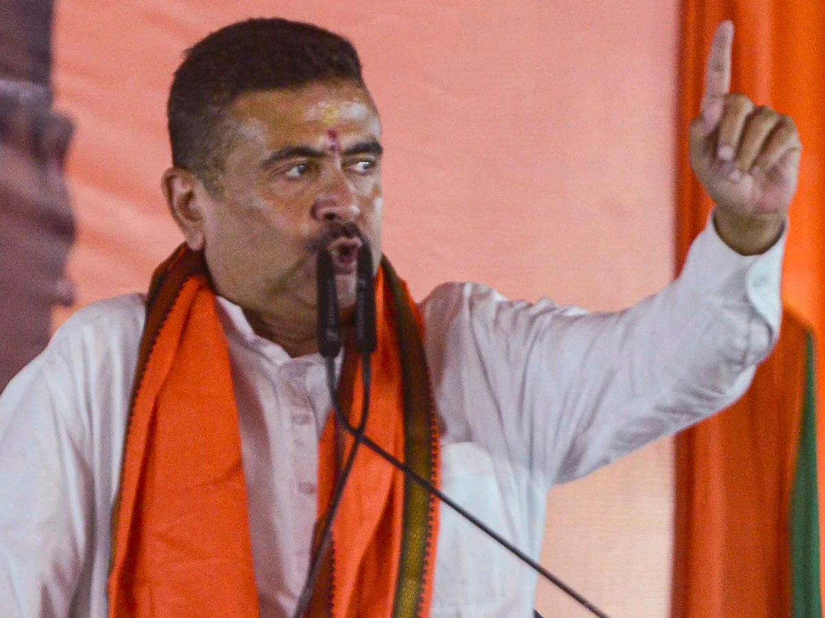 बंगाल की राजनीति में महासंग्राम शुभेंदु अधिकारी ने ममता सरकार की धर्म-आधारित योजनाओं को बंद करने की उठाई मांग