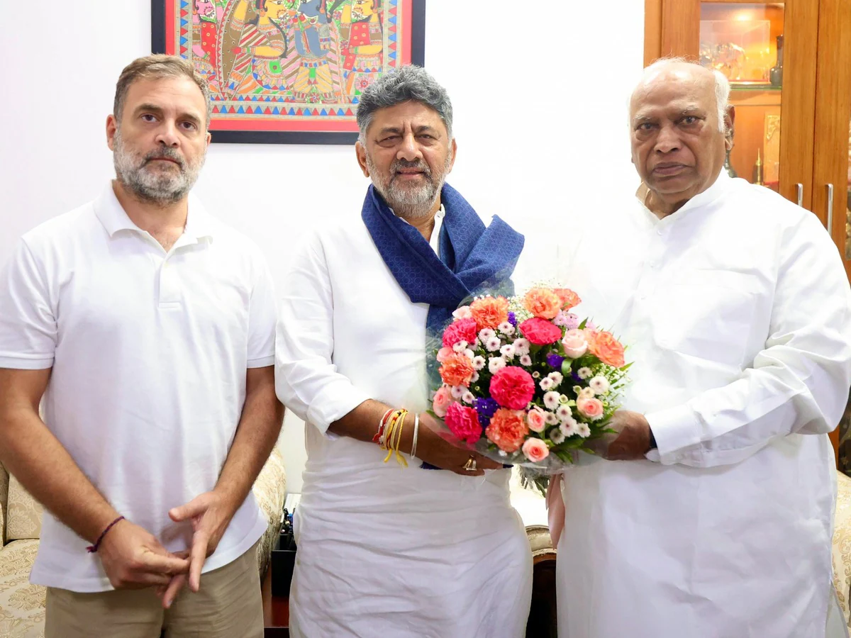 अकेले शपथ नहीं लेंगे डीके शिवकुमार, 4 डिप्टी सीएम और 10 मंत्रियों के साथ संभालेंगे सत्ता की बागडोर