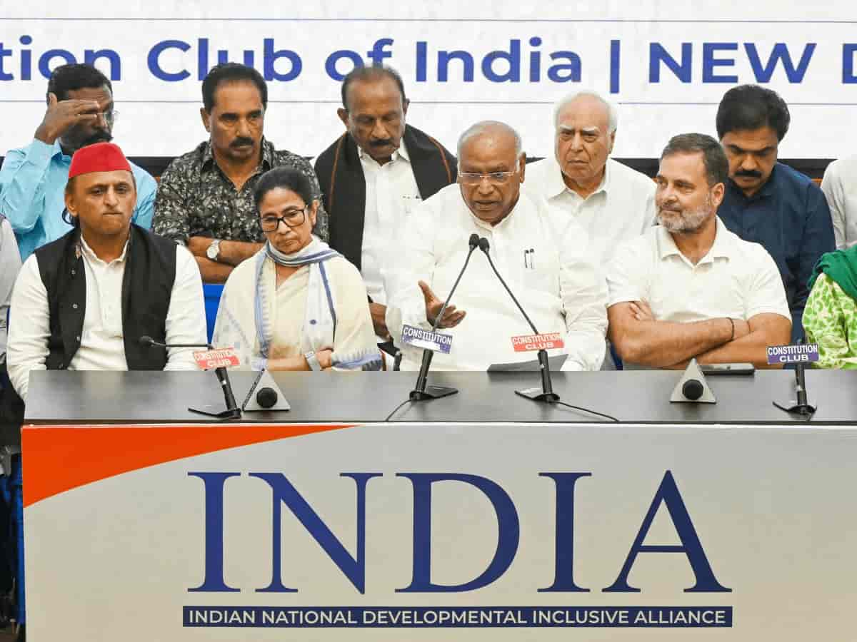 बंगाल का सियासी भूचाल: क्या फिर कांग्रेसी बनेंगी ममता बनर्जी, शुभंकर सरकार का 'राहुल गांधी' वाला बड़ा ऑफर
