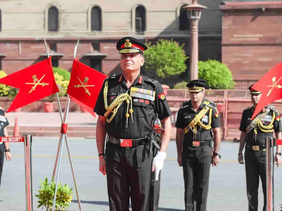 देश के नए आर्मी चीफ होंगे लेफ्टिनेंट जनरल धीरज सेठ: जनरल उपेंद्र द्विवेदी की लेंगे जगह, पिता भी रह चुके हैं शीर्ष सैन्य अधिकारी