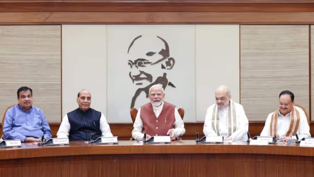 मोदी कैबिनेट में महाफेरबदल की सुगबुगाहट: जॉर्ज कुरियन के इस्तीफे के बाद दिल्ली में हलचल तेज, इन मंत्रियों की कुर्सी पर संकट