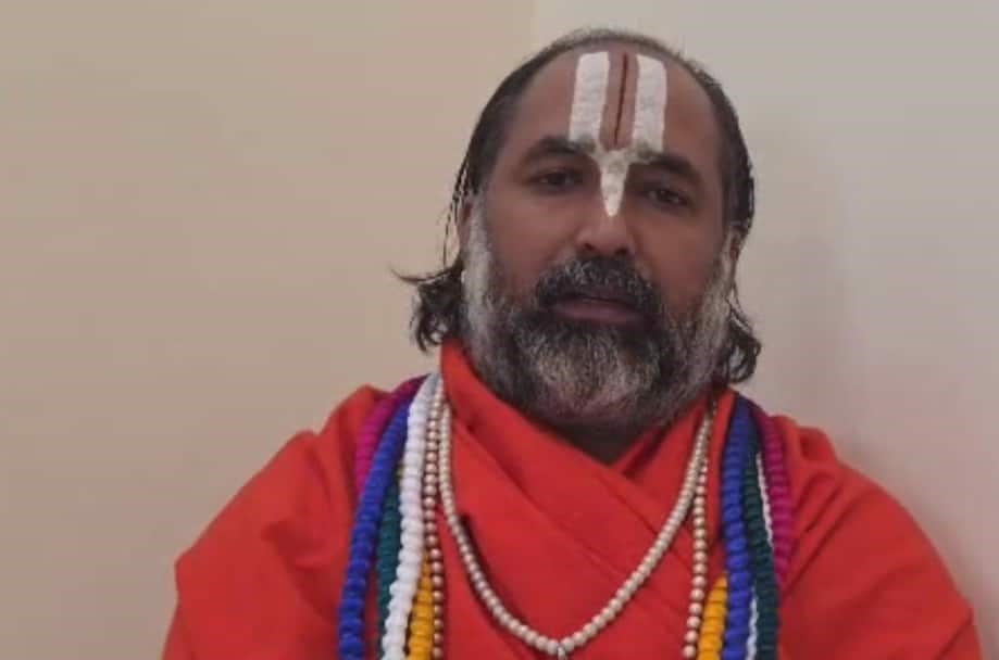 Prayagraj Row: ‘देश में जहां भी छिपा होगा, अब उसकी खैर नहीं...’, श्रीकृष्ण को ‘मुसलमान’ बताने वाले मौलाना पर भड़के प्रयागराज के साधु-संत; दे डाली खुली चेतावनी