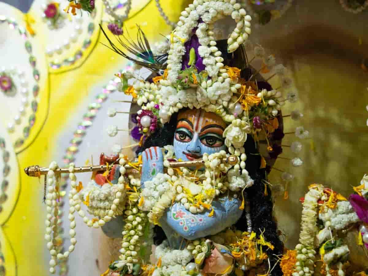 Krishna Janmashtami 2026: इस साल 4 सितंबर को मनेगा बाल गोपाल का जन्मोत्सव, नोट कर लें कान्हा की पूजा का सबसे सटीक निशिता काल मुहूर्त