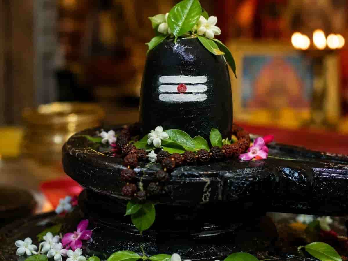 Sawan 2026: सावन में चाल बदलेंगे कई बड़े ग्रह, जानें मेष से धनु तक किन 6 राशियों को मिलेगी बड़ी खुशखबरी