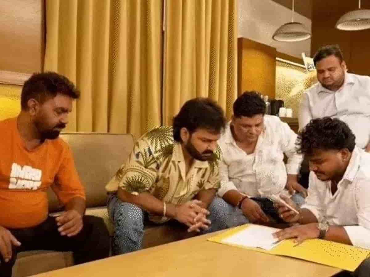 पवन सिंह ने इंटरनेट से डिकोड की अपनी मेडिकल रिपोर्ट, सिर चकराने पर फाइल फेंक कर बोले- 'एलेक्सा मौसी हैं या भौजी?' जानें वायरल सच