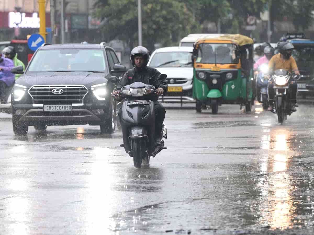 देश भर में मानसून का तांडव: IMD ने जारी किया भारी से बहुत भारी बारिश का रेड और ऑरेंज अलर्ट, जानिए अपने राज्य का हाल