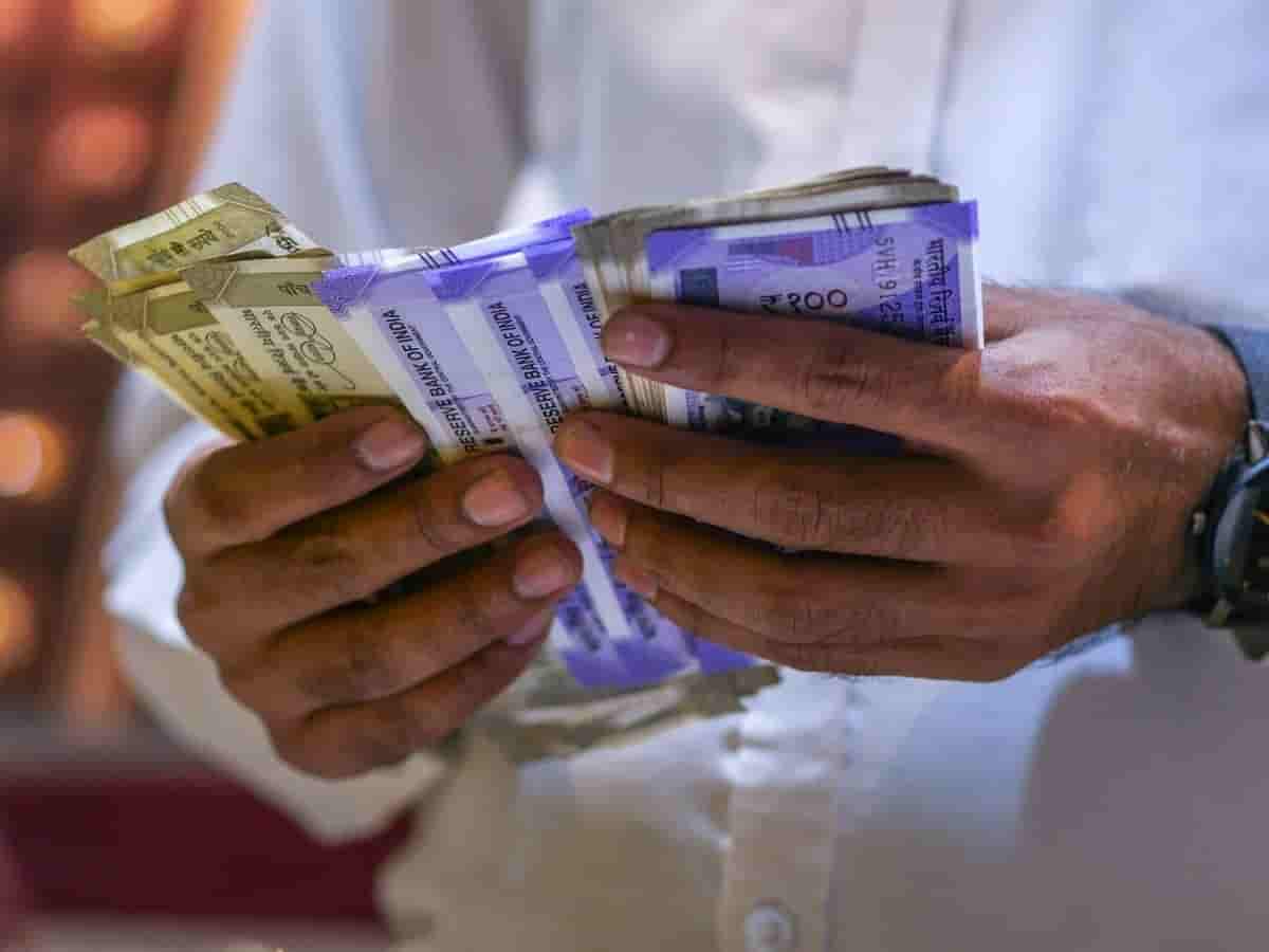 DA Hike Update 2026: पश्चिम बंगाल सरकार ने कर्मचारियों और पेंशनभोगियों को दिया दुर्गा पूजा का बड़ा तोहफा, डीए बढ़ाकर 38% किया; केंद्रीय कर्मचारियों के लिए भी आई बड़ी अपडेट