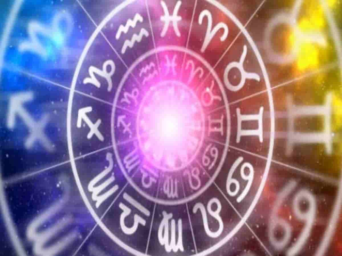 Vakri Shukra 2026: तुला राशि में वक्री होने जा रहे हैं शुक्र, इन 4 राशियों के करियर और आर्थिक जीवन में बनेंगे बंपर लाभ के योग