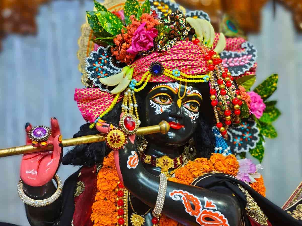 जन्माष्टमी व्रत का महाफल: रात में कन्हैया का जन्मोत्सव और सुबह पारण करने से मिलते हैं ये अद्भुत लाभ, जानें व्रत का असली रहस्य