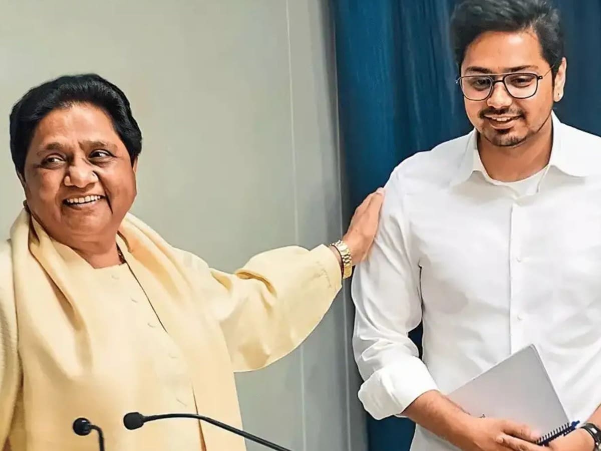 'पहले ठीक था आकाश, शादी के बाद हुईं गलतियां': भतीजे की चौथी वापसी पर मायावती की सफाई