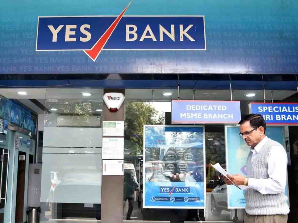 Yes Bank का मुनाफा 65% उछलकर ₹1,080 करोड़ पहुंचा, फिर भी औंधे मुंह क्यों गिरे शेयर?